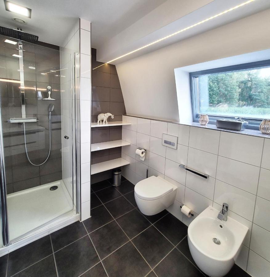 Schwimmendes Ferienhaus Sky Elsterheide 외부 사진