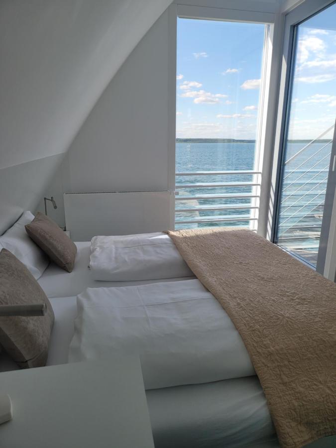 Schwimmendes Ferienhaus Sky Elsterheide 외부 사진